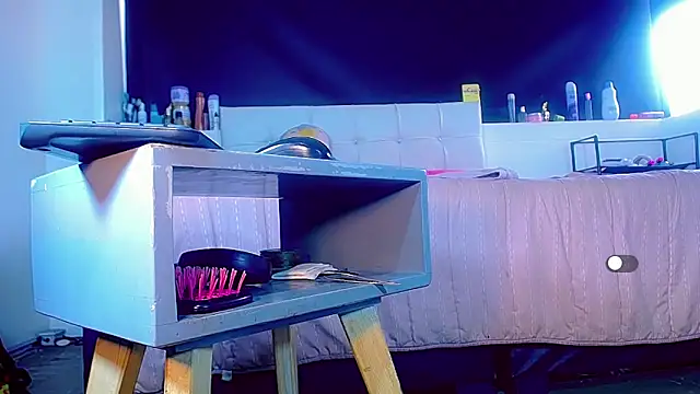 Snapshot of bellatrixx_69 chatting on 11.19.25 bellatrixx 69 online show from 11.19.25