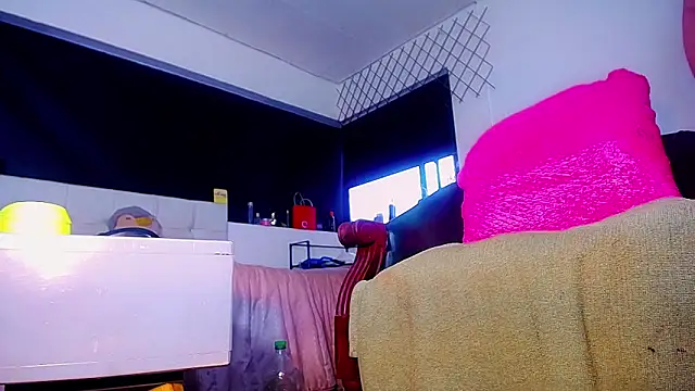 Snapshot of bellatrixx_69 chatting on 12.16.25 bellatrixx 69 online show from 12.16.25