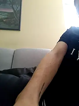 Snapshot of Standa19 chatting on 11.04.25 Standa19 online show from 11.04.25