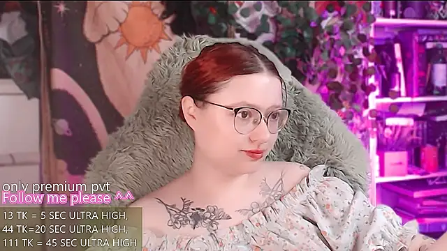 Snapshot of me__hanna chatting on 06.06.26 me hanna online show from 06.06.26