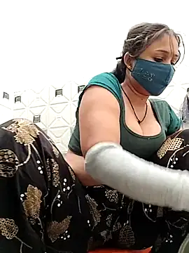 Snapshot of Archna-ji chatting on 02.28.25 Archna-ji online show from 02.28.25