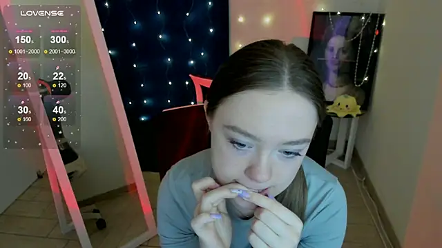 Snapshot of Florence_meow chatting on 04.27.26 Florence meow online show from 04.27.26