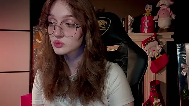 Snapshot of ELLIEJAY chatting on 12.04.24 ELLIEJAY online show from 12.04.24