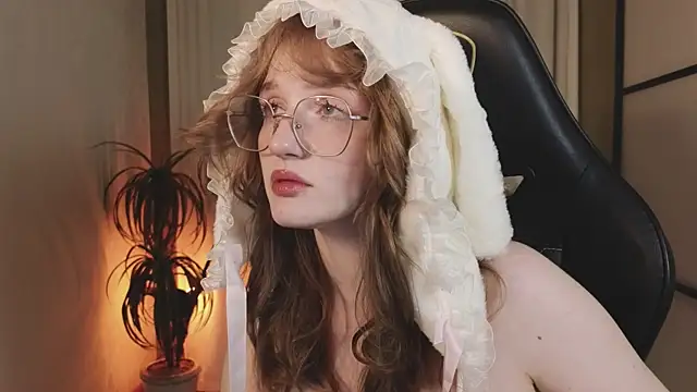 Snapshot of ELLIEJAY chatting on 12.19.24 ELLIEJAY online show from 12.19.24