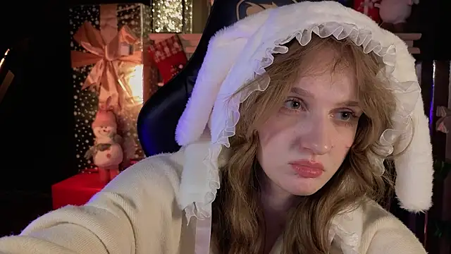Snapshot of ELLIEJAY chatting on 12.21.24 ELLIEJAY online show from 12.21.24