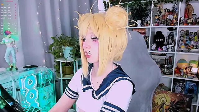 Snapshot of ohclementine chatting on 06.14.26 ohclementine online show from 06.14.26