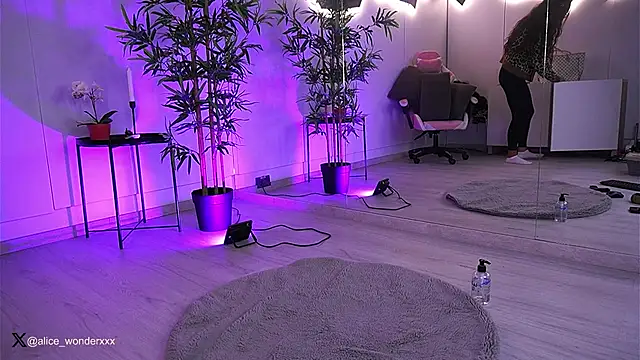 VanessaSimon online show from 01.03.25