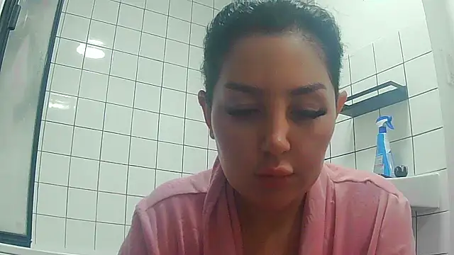 magical mia online show from 11.28.25