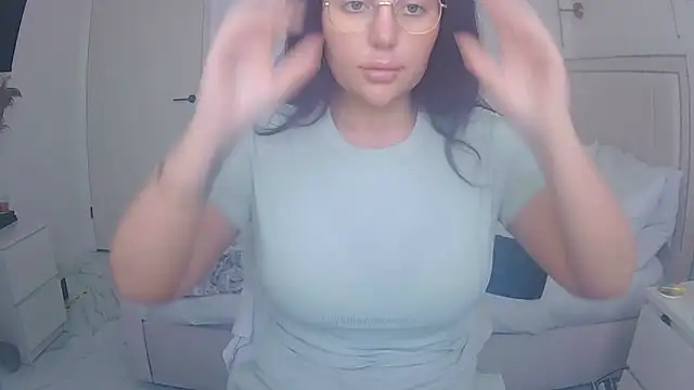 magical mia online show from 04.27.26