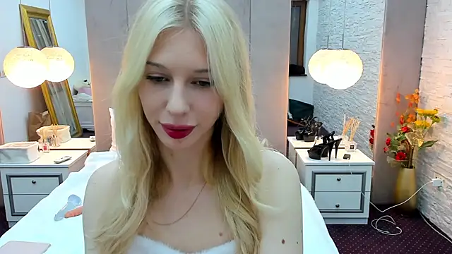 Snapshot of Yanna_miana chatting on 12.24.24 Yanna miana online show from 12.24.24
