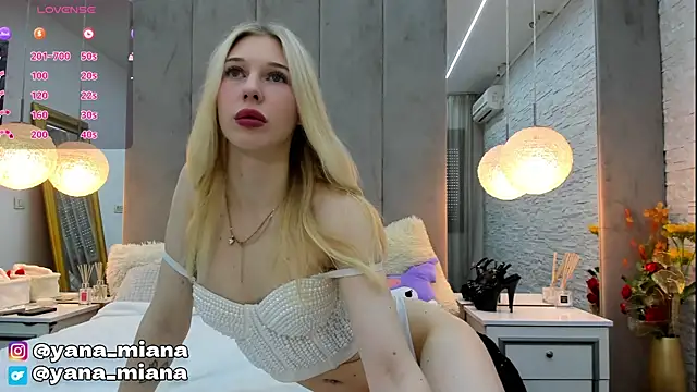 Snapshot of Yanna_miana chatting on 02.23.25 Yanna miana online show from 02.23.25