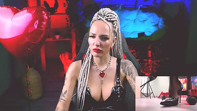 MonicaMaxwel online show from 02.15.25