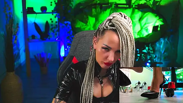 MonicaMaxwel online show from 03.01.25