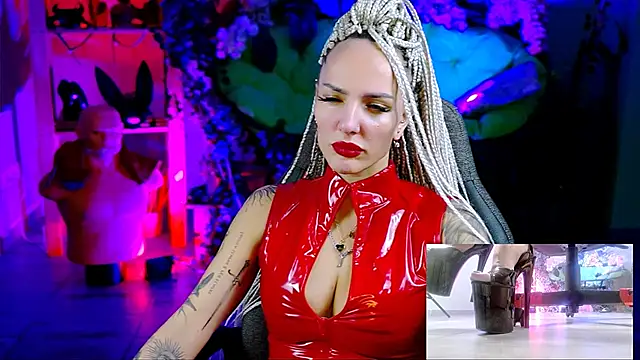 MonicaMaxwel online show from 11.18.25