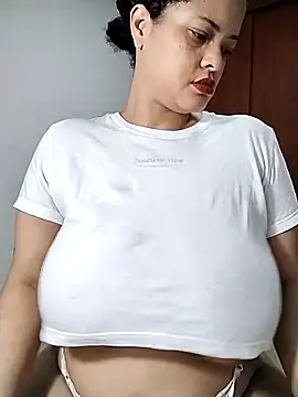 Snapshot of sweetpe chatting on 01.04.25 sweetpe online show from 01.04.25