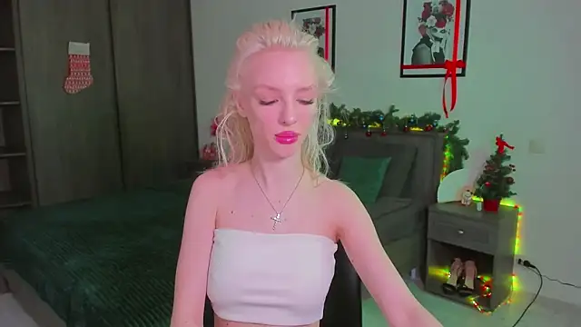 Snapshot of AleksaBlonde chatting on 12.26.24 AleksaBlonde online show from 12.26.24