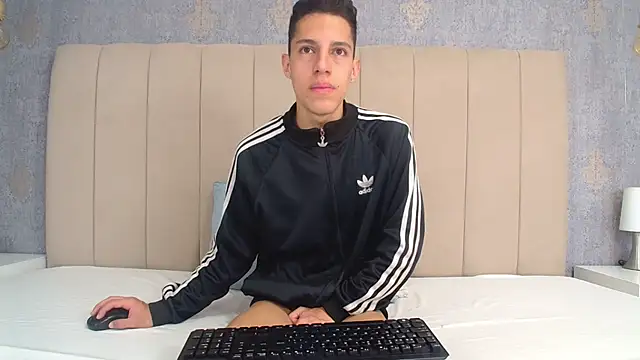 Snapshot of thiago19s chatting on 07.17.26 thiago19s online show from 07.17.26
