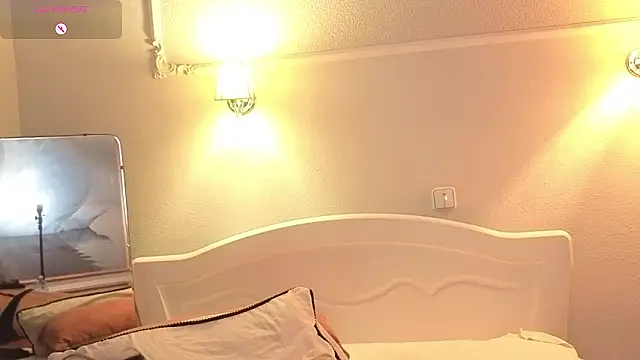 Snapshot of MonicaMelano chatting on 01.19.26 MonicaMelano online show from 01.19.26