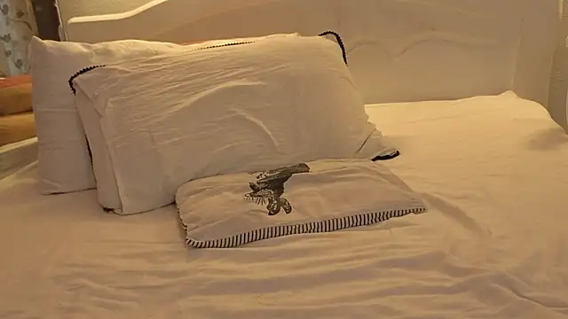 Snapshot of MonicaMelano chatting on 03.02.26 MonicaMelano online show from 03.02.26