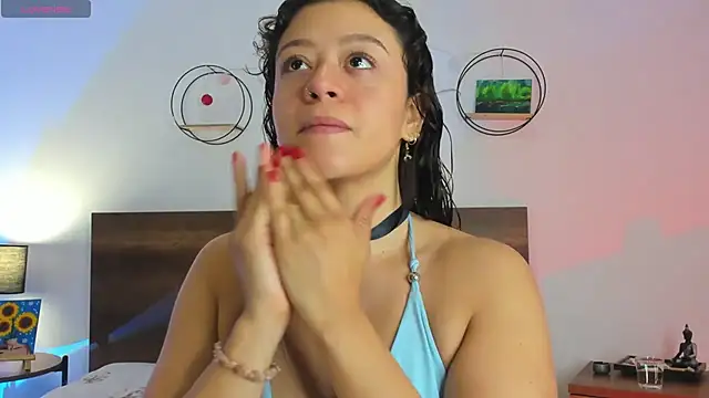 YenniferCurly online show from 12.16.24