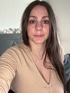 Loella-Rose online show from 12.15.25