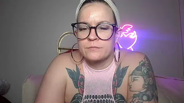 Snapshot of quinnmariexo chatting on 01.17.26 quinnmariexo online show from 01.17.26