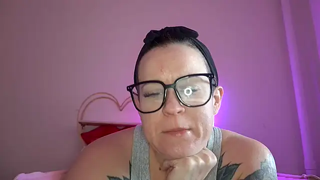 Snapshot of quinnmariexo chatting on 01.19.26 quinnmariexo online show from 01.19.26