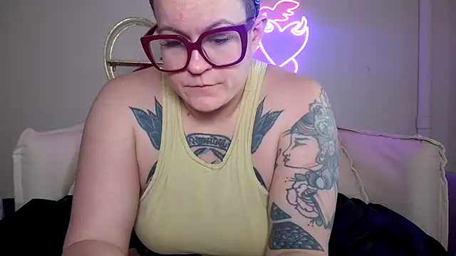 Snapshot of quinnmariexo chatting on 02.02.26 quinnmariexo online show from 02.02.26