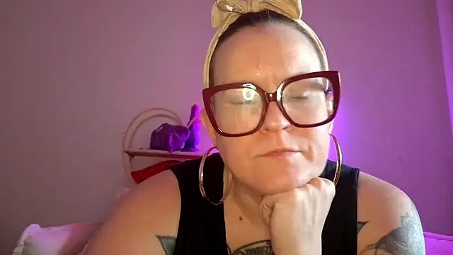 Snapshot of quinnmariexo chatting on 02.04.26 quinnmariexo online show from 02.04.26