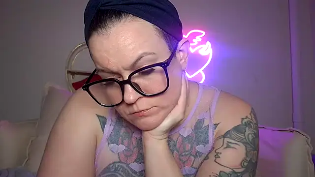 Snapshot of quinnmariexo chatting on 02.08.26 quinnmariexo online show from 02.08.26