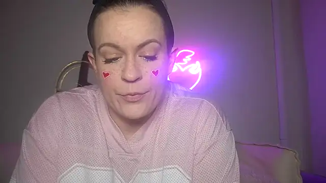 Snapshot of quinnmariexo chatting on 02.08.26 quinnmariexo online show from 02.08.26