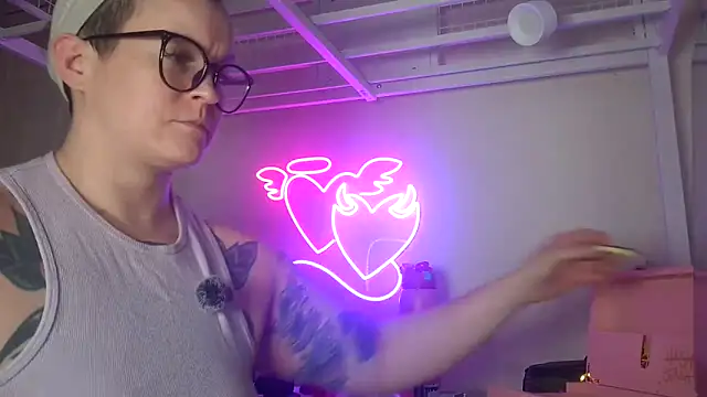 Snapshot of quinnmariexo chatting on 02.17.26 quinnmariexo online show from 02.17.26