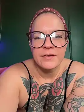 Snapshot of quinnmariexo chatting on 06.19.26 quinnmariexo online show from 06.19.26