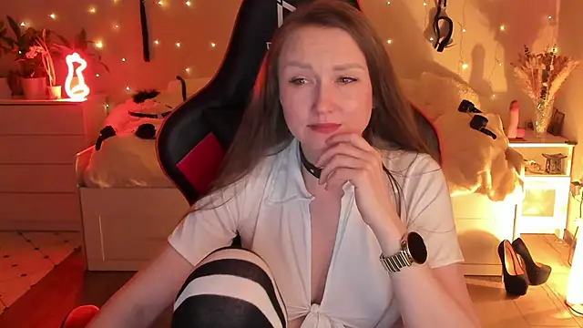 desperatehousewife   online show from 03.07.25