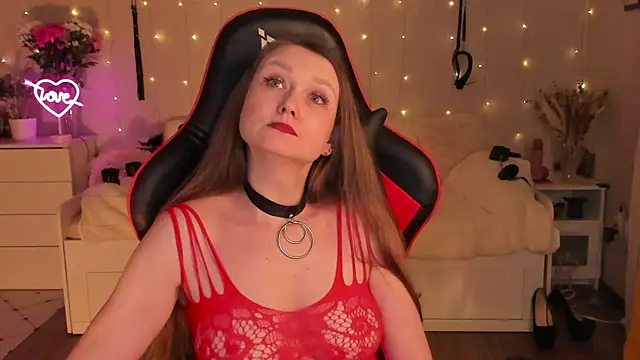 desperatehousewife   online show from 03.22.25