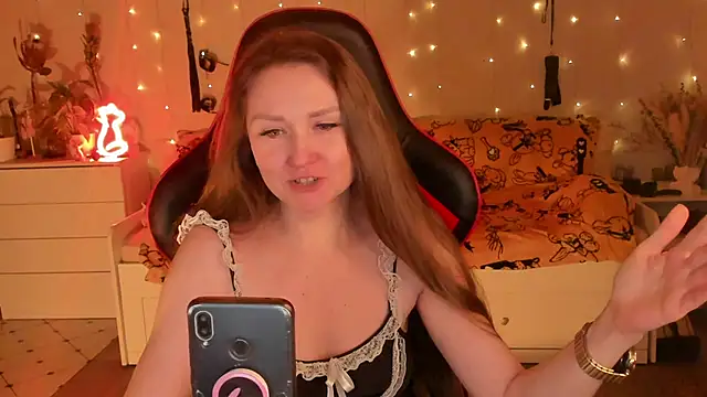 desperatehousewife   online show from 11.08.25