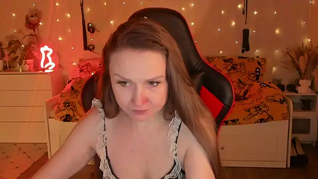 desperatehousewife   online show from 11.22.25