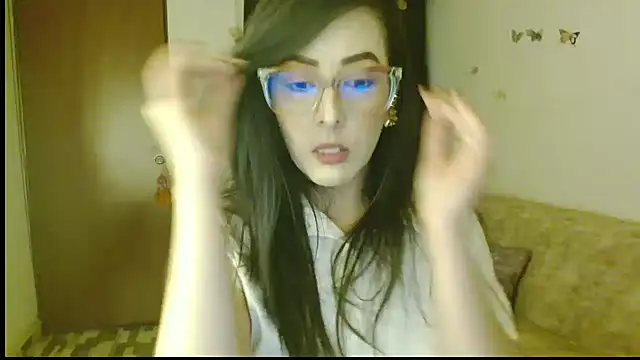 Snapshot of ella_peck chatting on 04.19.26 ella peck online show from 04.19.26