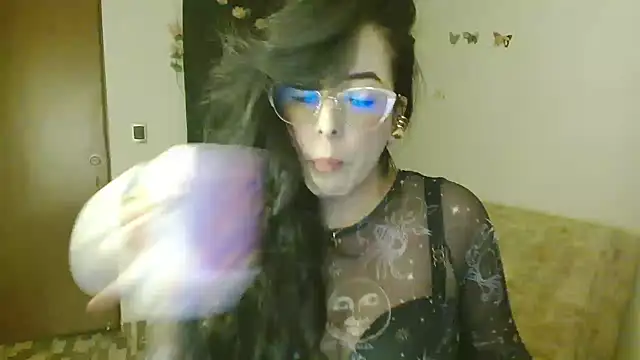 Snapshot of ella_peck chatting on 05.04.26 ella peck online show from 05.04.26