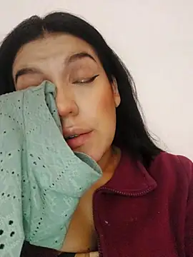 Sophie-hatter online show from 02.23.25