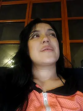 Sophie-hatter online show from 02.28.25