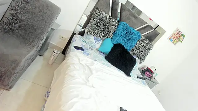 Snapshot of alizehorny chatting on 02.14.25 alizehorny online show from 02.14.25