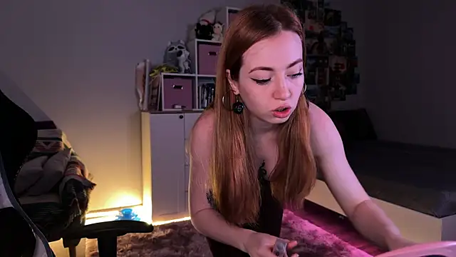 LinaWitch online show from 11.16.25