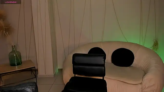 MollySundersX online show from 02.19.25