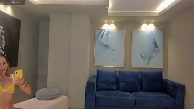 MollySundersX online show from 09.11.25