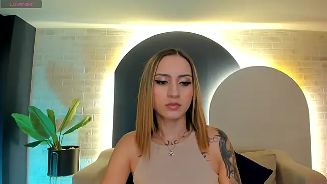 MollySundersX online show from 09.30.25