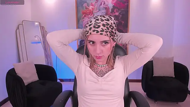 MollySundersX online show from 03.25.26