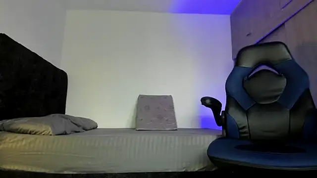 male pussy online show from 10.20.25