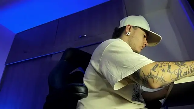 male pussy online show from 11.03.25