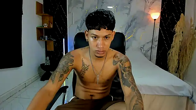 Snapshot of slim_master12 chatting on 05.18.26 slim master12 online show from 05.18.26